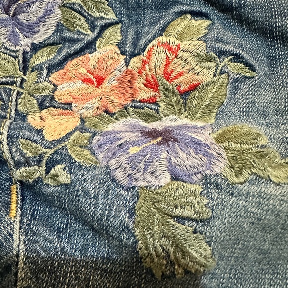 Torrid high rise Aline shortie denim shorts embroidered size 20 - Picture 5 of 11